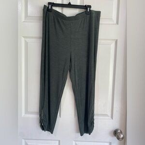 Chicos Travelers Pull On Ankle Zip Crop Pants Size Large Elastic Waist Comfort